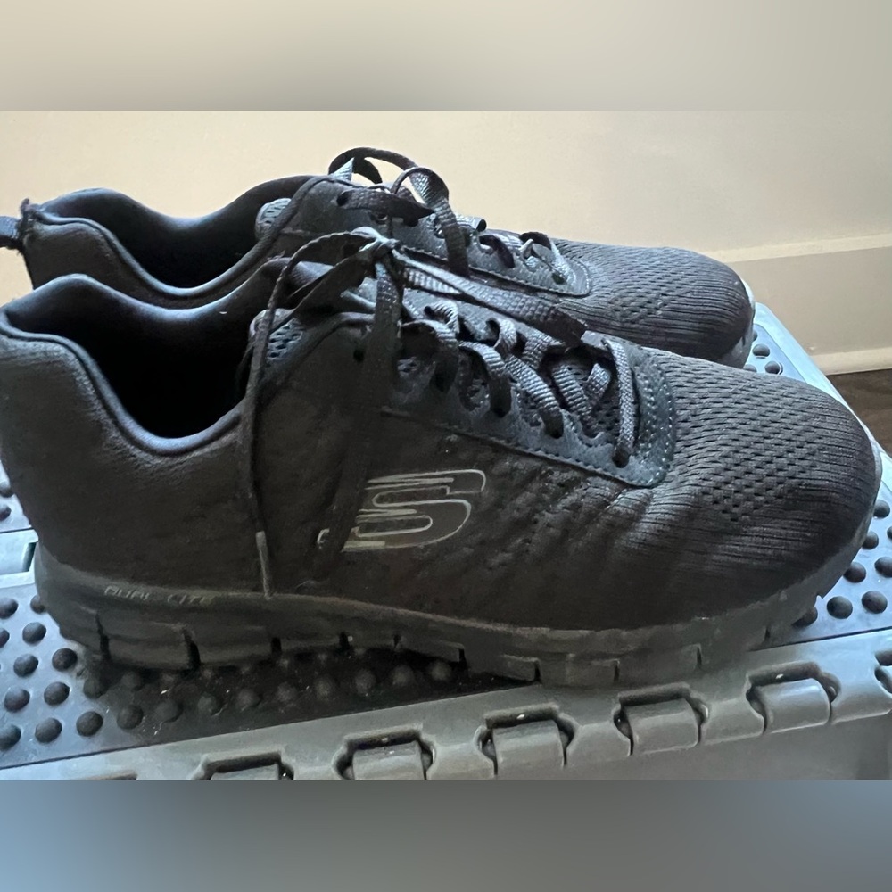 Skechers women’s Black Athletic Shoes